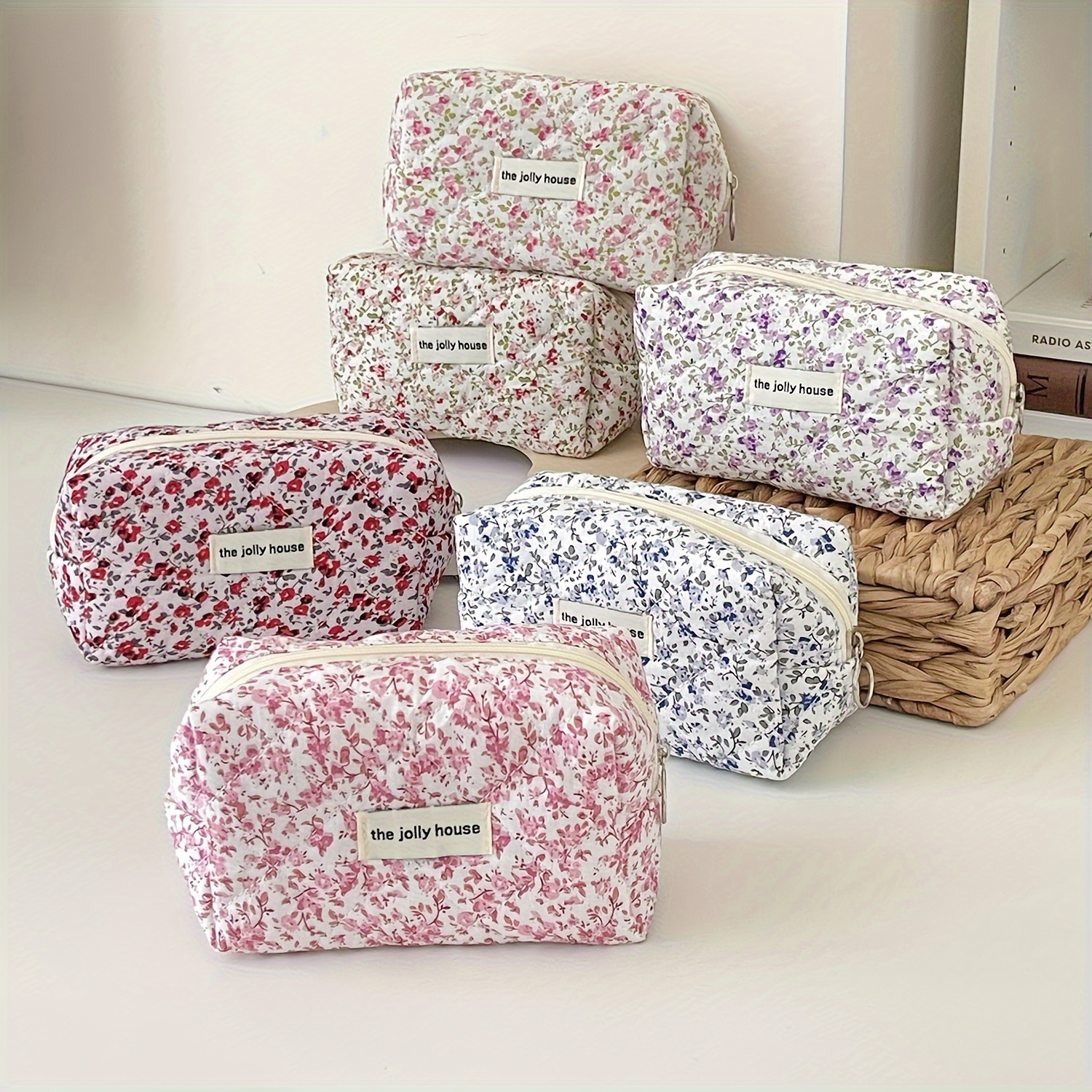 

1pc Spring Floral Cosmetic Bag, Polyester, Mixed Colors, Women's Portable Makeup Pouch, Travel Toiletry Organizer, Unfragranced, Random Print Design