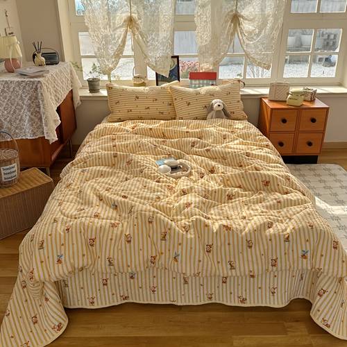 1pc Puff Cotton Double-Layer Gauze Cooling Summer Quilt, Breeze Quilt, Solid Color with Multiple Pattern Options, High-Quality Summer Quilt, Machine Washable, Non-Clumping, Skin-Friendly, And Breathable Random Color