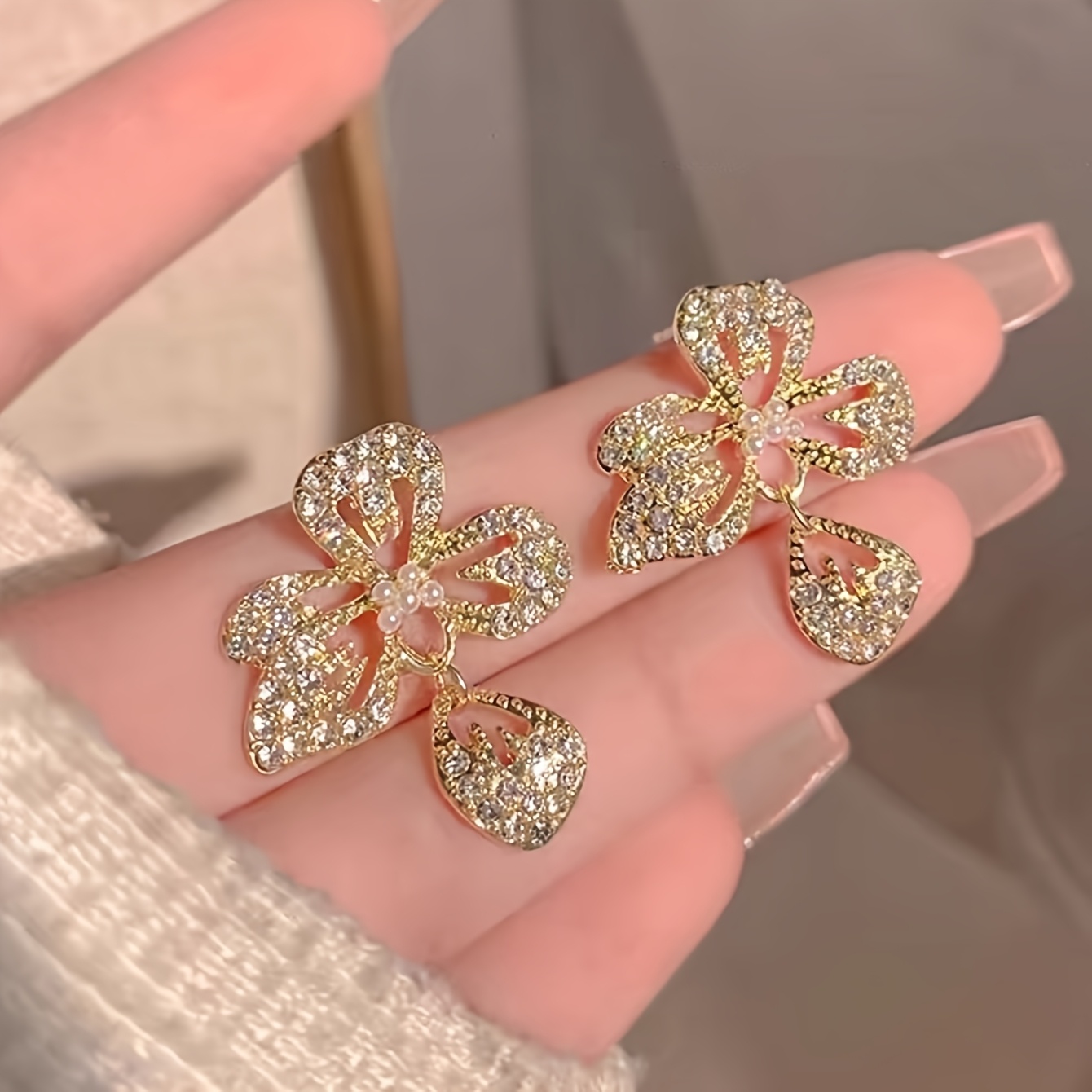 Women's Exquisite and Elegant Earrings for Daily Wear