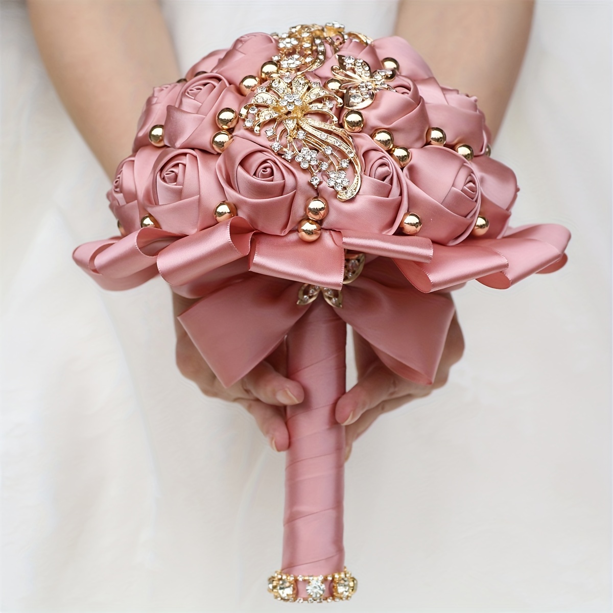   kuyov qizlar buketi boy qizil shokoladli güllar bilan kristal va marjon aksessuarlari bilan to'ldirilgan to'y to'plamlari tafsilotlari 32