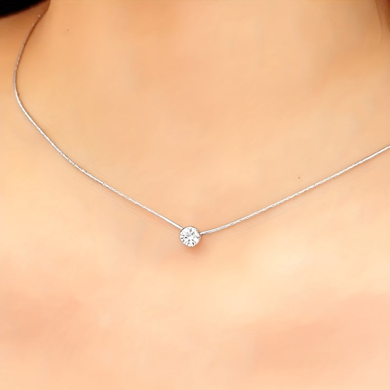 E-shop Elegante und einfache silberfarbene Edelstahl-Halskette, ultrastarke synthetische Zirkonia-Anhänger-Halskette für Damen, vielseitige