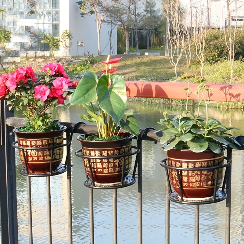 Paquete de 3 perchas de macetas colgantes de hierro forjado, con ganchos, contenedores de macetas, perchas de canasta colgante de plantas de metal, perchas de macetas colgantes, accesorios de contenedores de macetas, perchas de almacenamiento de perchas de macetas, perchas de macetas colgantes adecuadas para cercas, terrazas, balcones, plantas al aire libre, balcones con barandillas de hierro redondo, suculentas y plantas verdes, perchas de macetas.