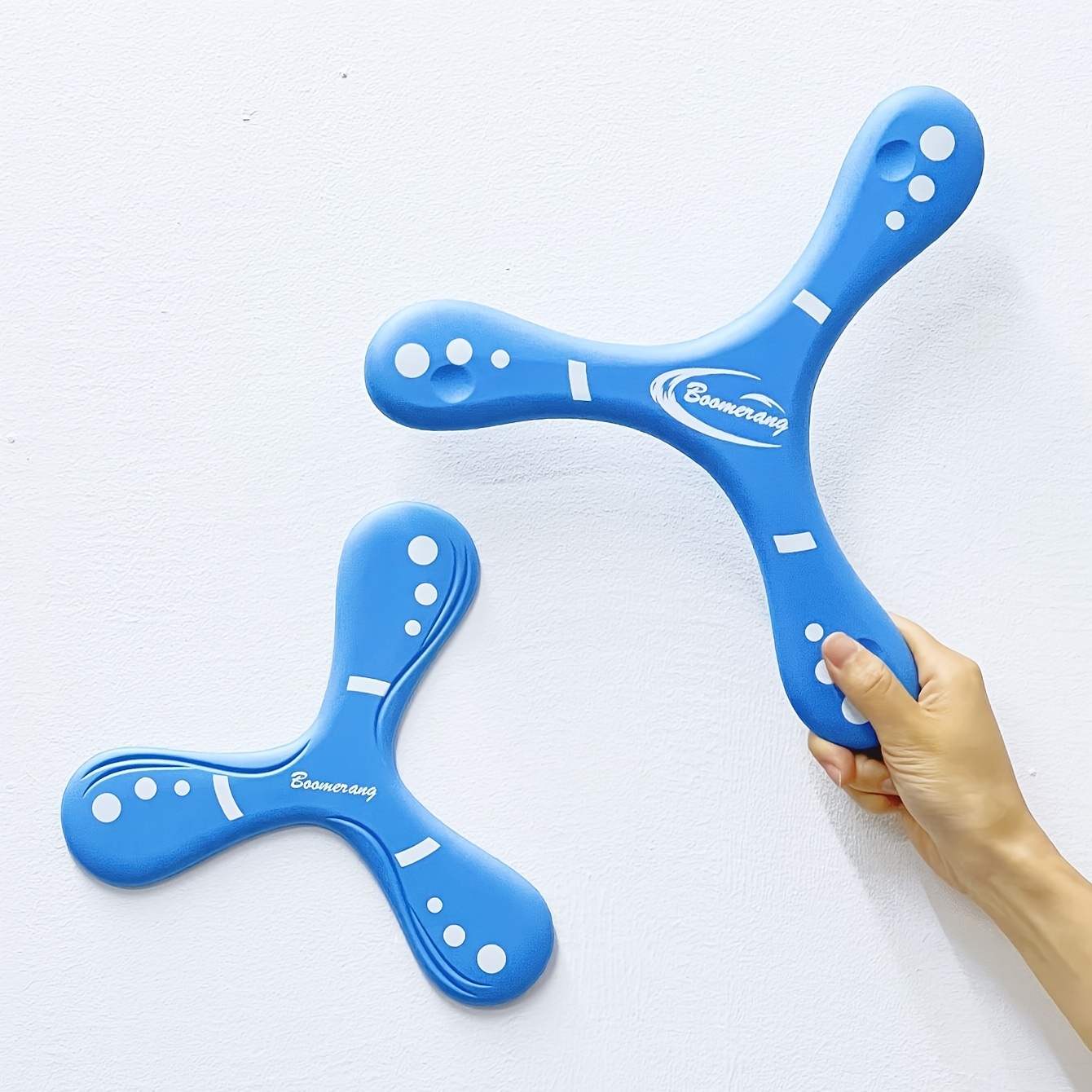 One Boomerang Outdoor Sports Returning Boomerang - Soft and Safe Indoor/Outdoor Flying Disc for Adults, with Bright Colors and Grip Buttons, Perfect for Relaxation and Social Interaction, an Ideal Gift for Birthdays, Christmas, Easter, and