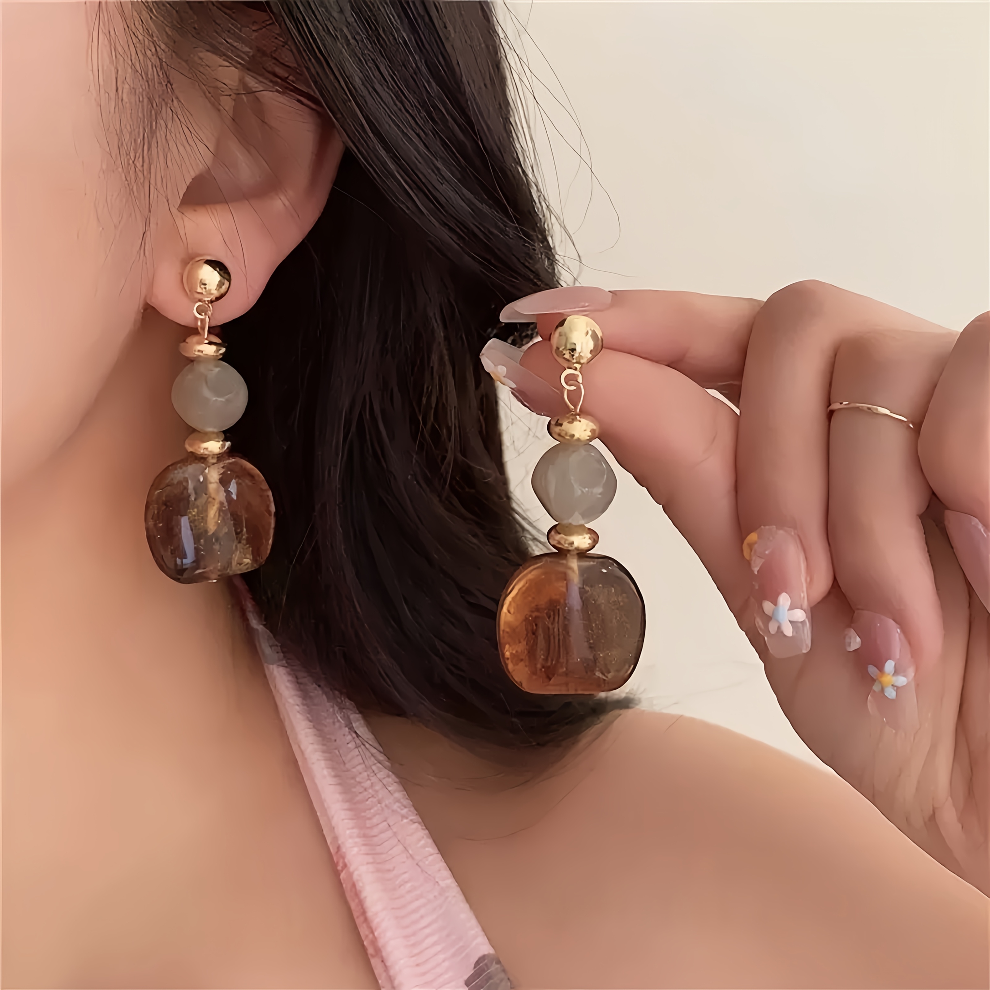 E-shop 1 Paar Damenmode Ohrhänger Retro Stil Harzperlen Geometrische Anhänger Ohrringe Geeignet für Damen Tägliches Freizeit Party Urlaubsgeschenk