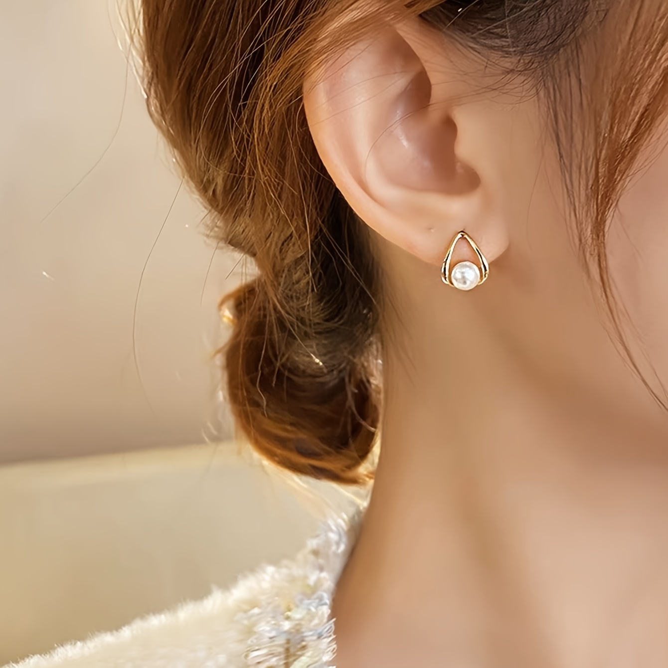 1 Pair of Simple, Exquisite, Small, and Elegant French-Style Teardrop Geometric Imitation Pearl Women's Daily Casual High-End Fashion Stud Earrings