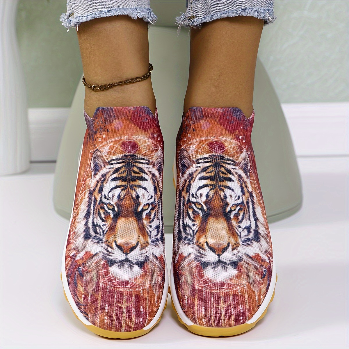 

Fashionable Tiger Print Slip-on Sneakers - Low Top, Breathable Fabric, Eva Soles, And One-size- Design