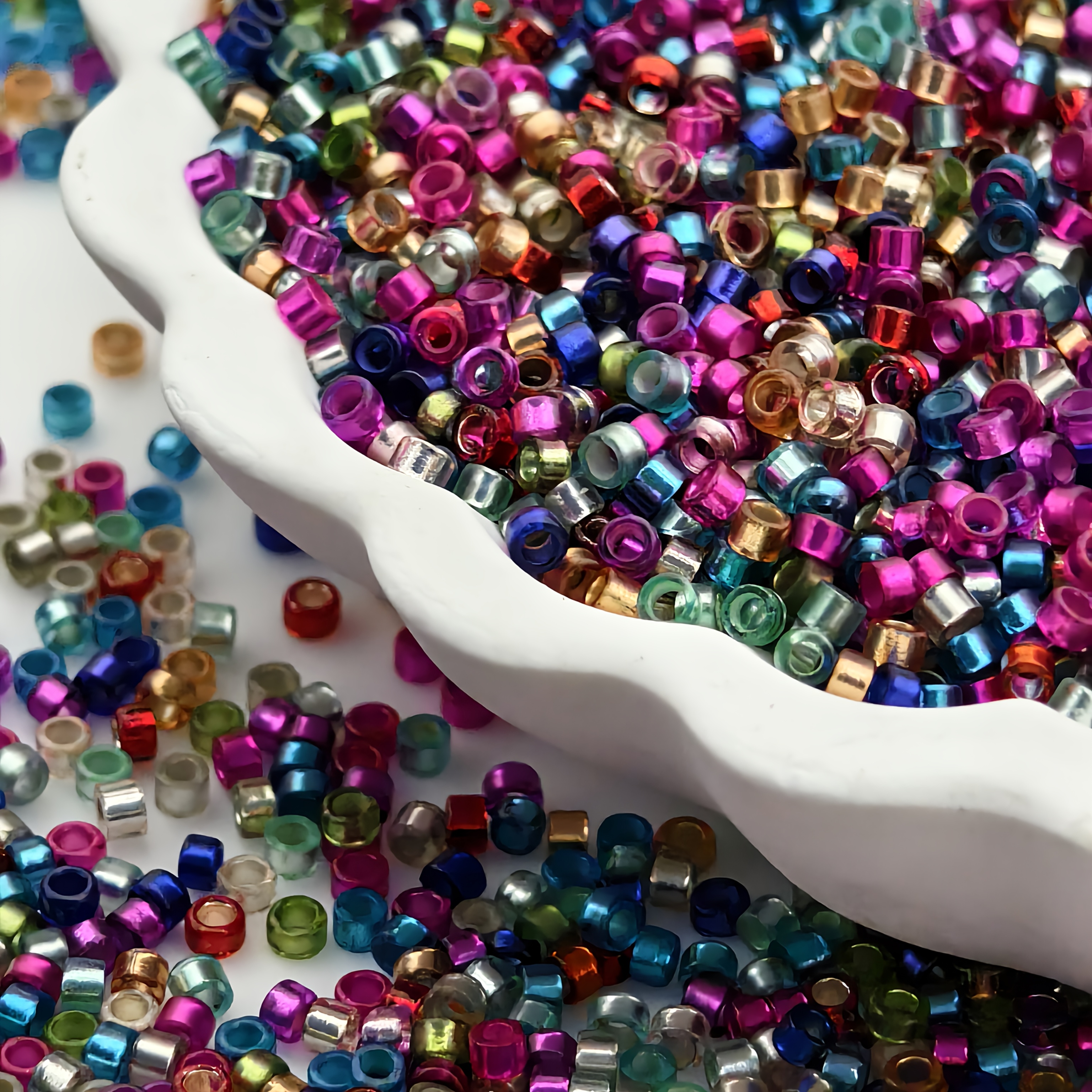 TEMU 1970pcs 20 Colors Quality 2.5mm Bohemian Style Uniform Red, Blue, Green, Purple, Golden, Silvery Seed Beads, Suitable For Handmade Bead