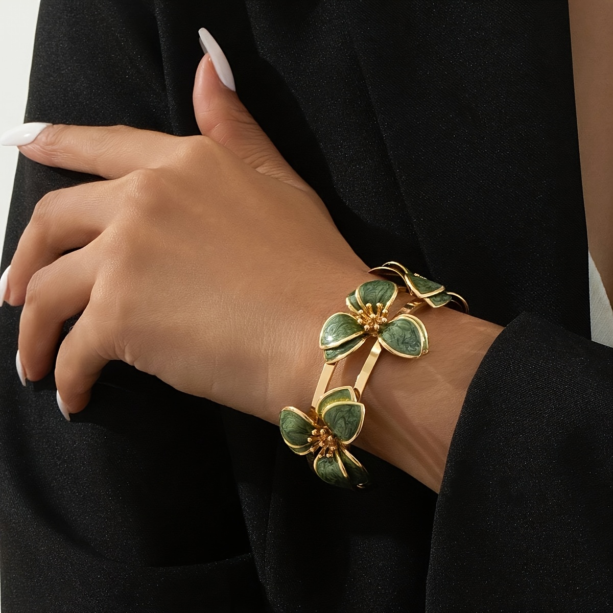 

Elegant Green Floral Open Cuff Bracelet For Women, Alloy Material, Vacation And Parties, Jewelry| Clover Detail|green Gemstones