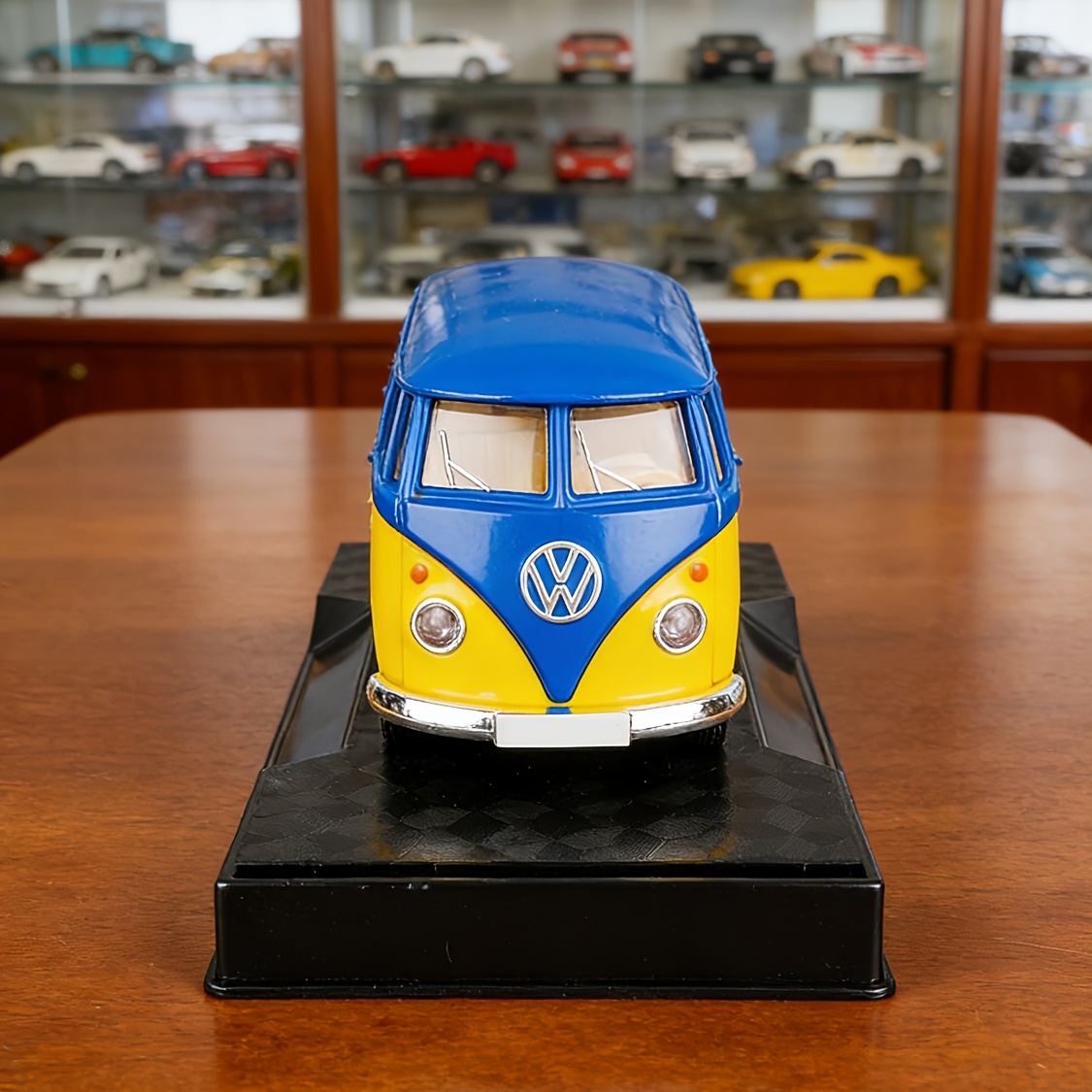 1:36 Scale Classic Bus Alloy Model Car, Exhibition Grade Simulated Static Collectible Vehicle, Ultra Detailed Restoration Desktop Decor Ornament, Perfect Birthday Christmas Gift For Model