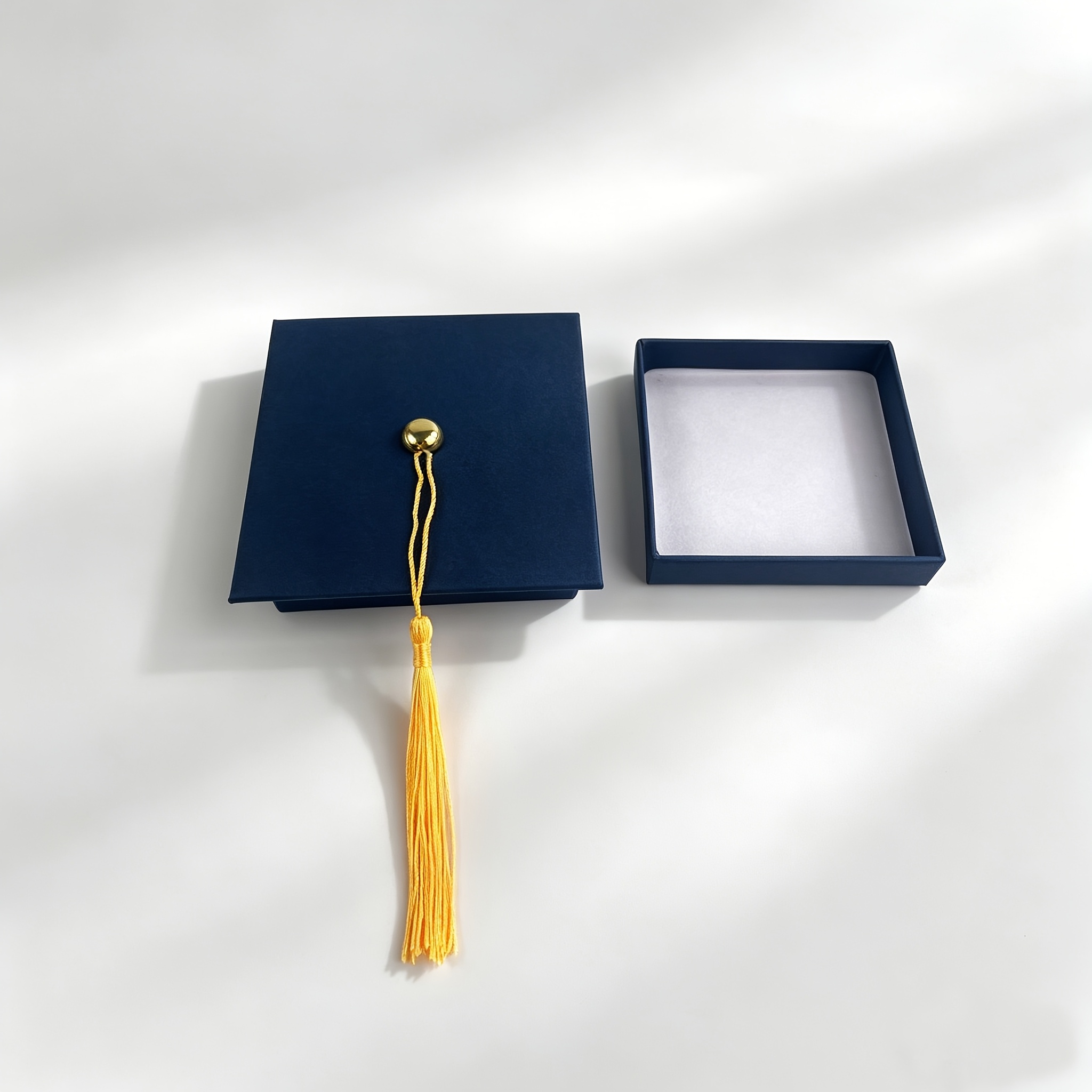 TEMU 1 boîte-cadeau avec chapeau de doctorat noir et pompon - Design élégant pour chapeau de doctorat, parfait pour les célébrations de des diplômes,