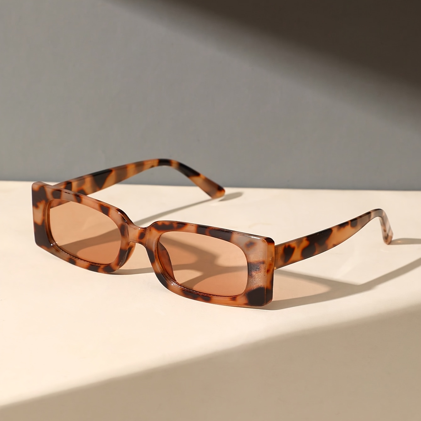 Image of 1pc Women's Fashion Trendy Square Frame Sunglasses, Uv400 Protection, Leopard Print Frame Color, Suitable For Daily Commuting, Summer Beach, Driving, Hiking, Vacation, Casual Wear, Ideal For Gifting