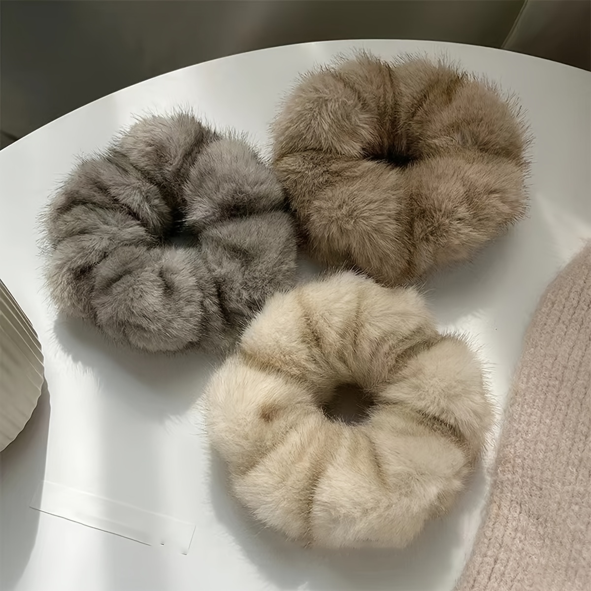 

Vintage Flannelette Hair Ties For Women - Minimalist Style Solid Color Hair Rings, Plush Fur Scrunchies For Ponytails, Buns - Graduation Ceremony Accessory, Single Piece