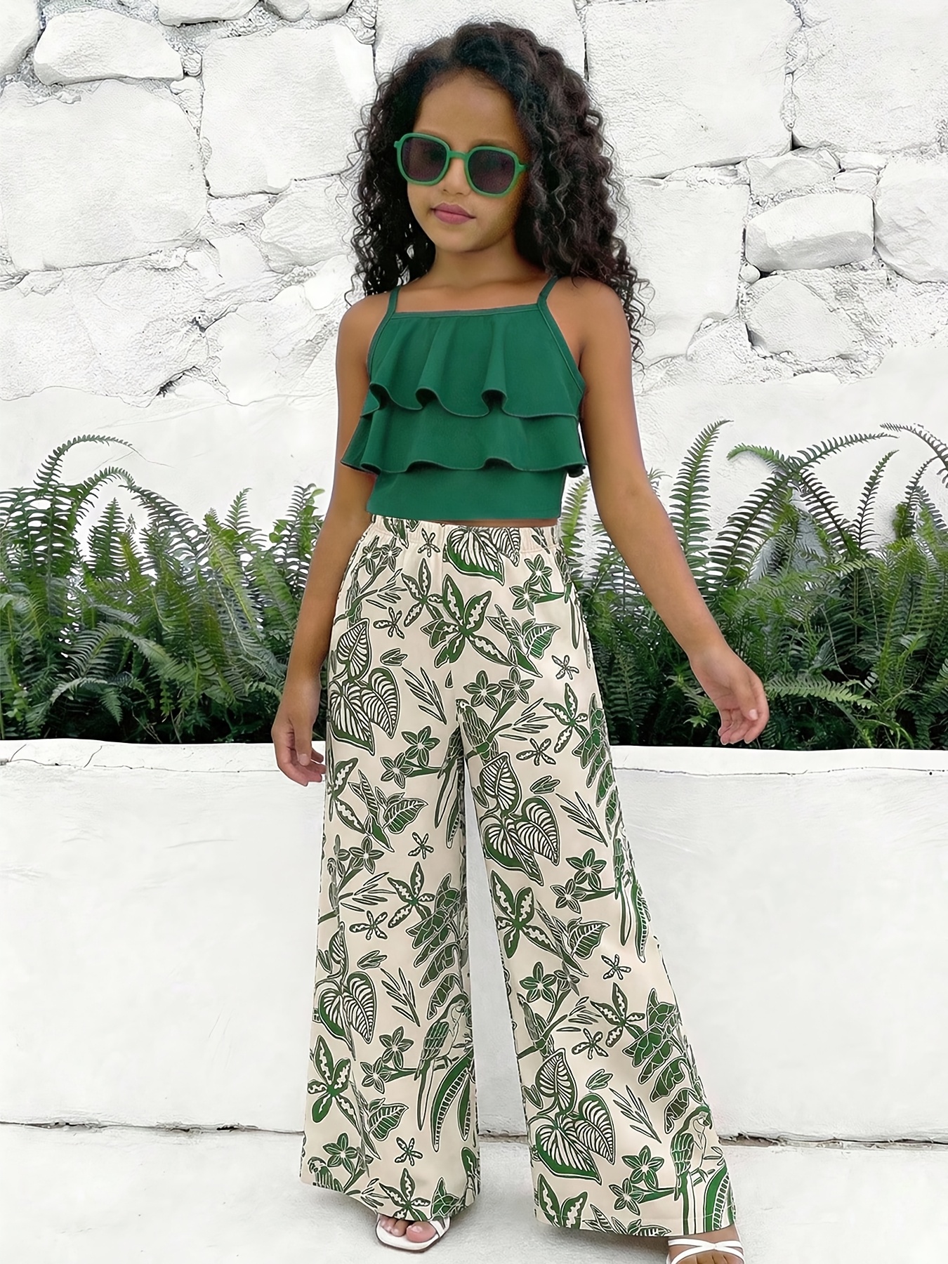 imagen del artículo conjunto de vacaciones  , top de tirantes con volantes escalonados y pantalones anchos estampados, elegante y  ,   para    , viajes a  , fotografía y más, para exteriores