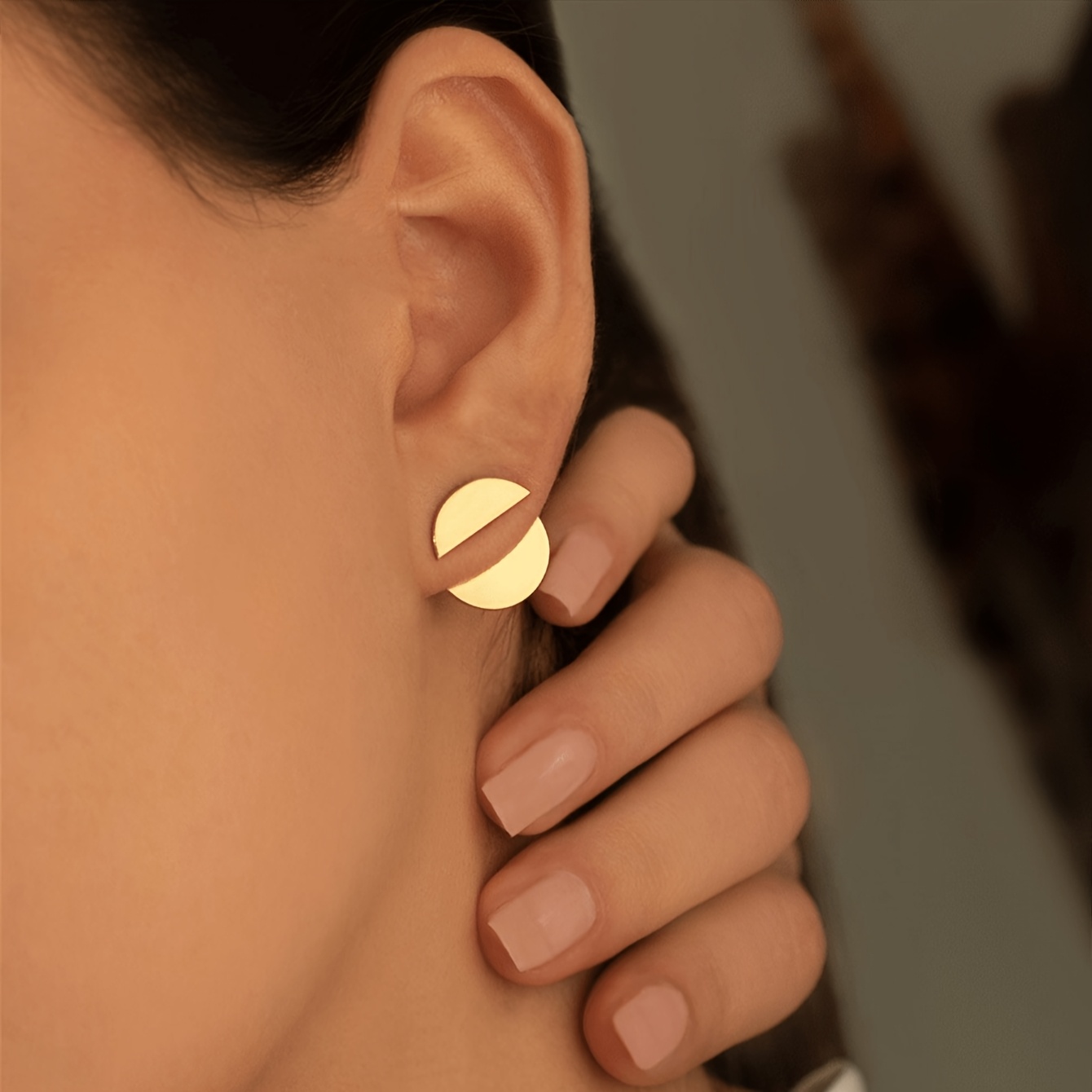 

2pcs Elegant Vintage-inspired Round Disc Stud Earrings For Women - Golden- , Minimalist Style For Casual Attire Or Vacation