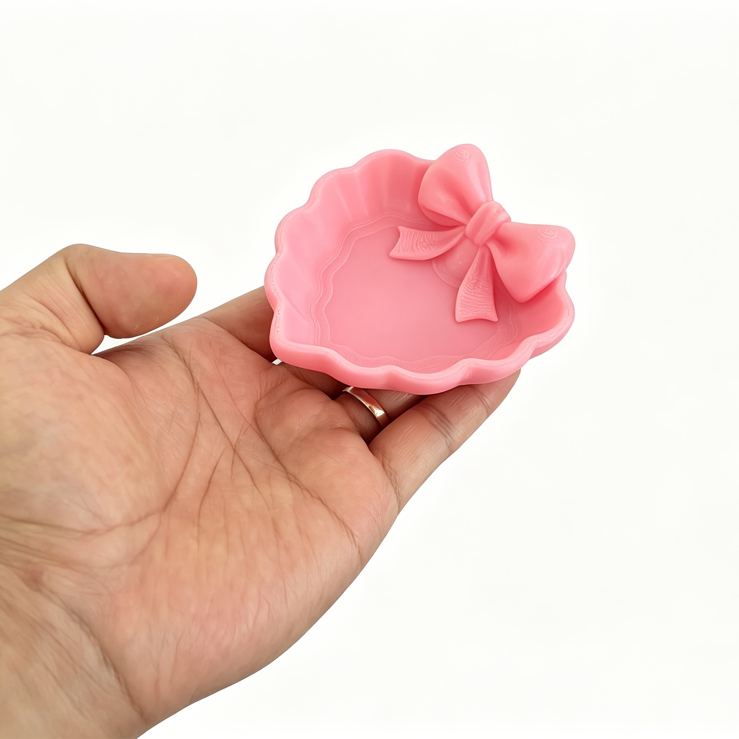 1pc Heart-shaped Tray With , Pink Bow Style, Durable Plastic Material, Suitable For Storing Jewelry, Gems, Rings, Etc., Ideal For Dressing Table, Desk, Bedside Table, Desktop Decoration, Jewelry Trays