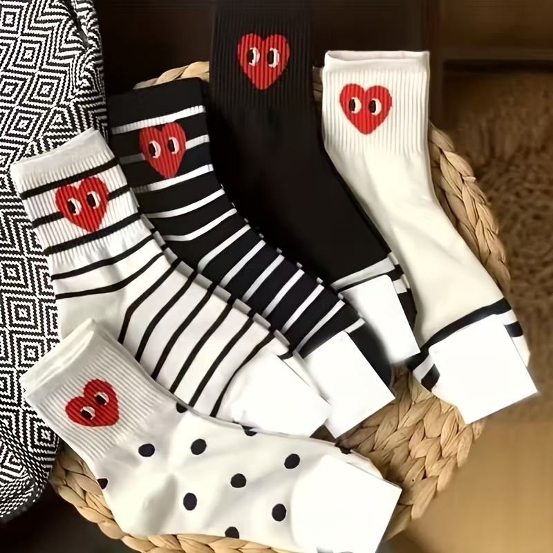Image of 5 Pairs Of Women's Love Heart Crew Socks, Suitable For , Comfortable Heart Outdoor Socks