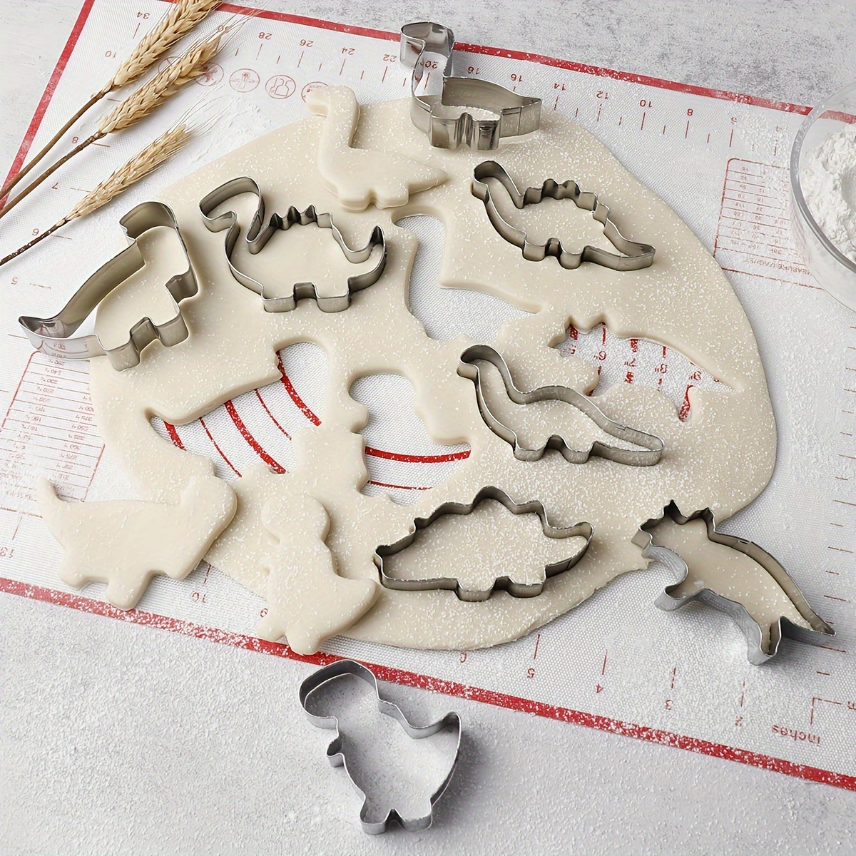 

8pcs, Dinosaur Cookie Cutters, Stainless Steel Pastry Cutter, Biscuit Molds, Baking Tools, Kitchen Accessories