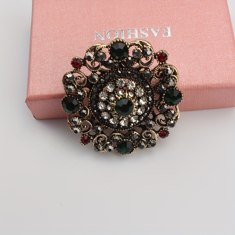 

Baroque Court Style Brooch Decorated With Shiny Rhinestone Clothing Lapel Pin For Women Dress Coat Sweater Corsage Accessories