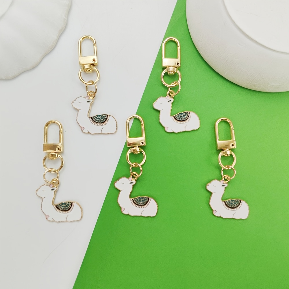 Image of 5 Cute And Easy Green-backed Alpaca Keychains, Alloy Additions For Men' Keys, Fashionable Bag Pendants For Everyday Wear, Fun Souvenirs For Family Parties, Creative Birthday Gifts For