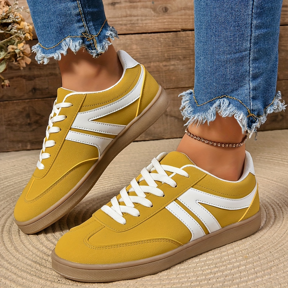 

- Stylish And Comfortable Women's Casual Sports Shoes, A For Wear.