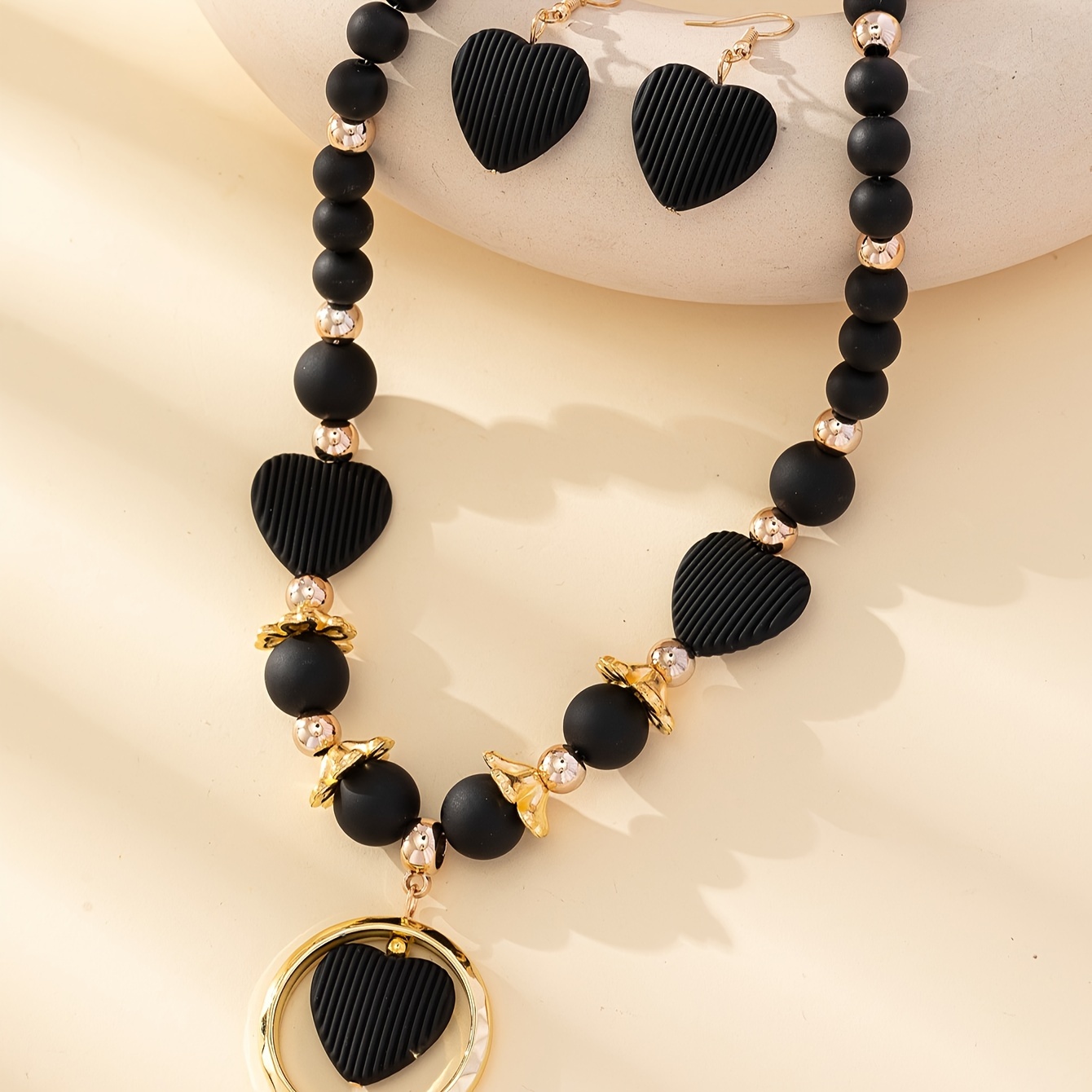 

Elegant Acrylic Beaded Necklace And Heart-shaped Earring Set With Golden Accents - Uv Plated, Ideal For Parties, Necklace And Earring Set