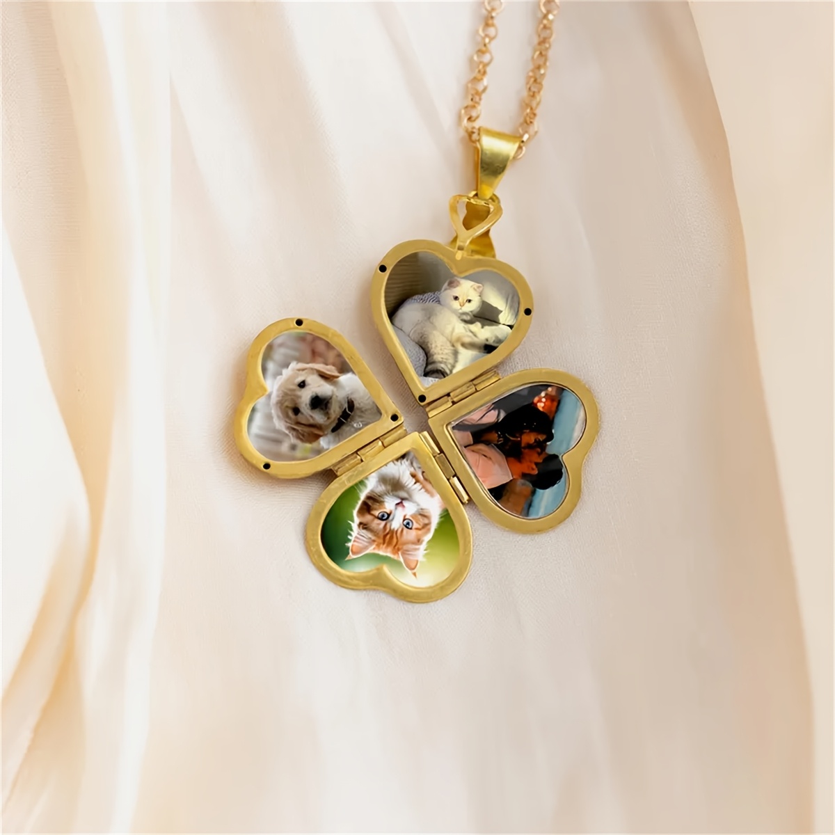 Four-panel Photo Locket Necklace With -dimensional Heart Shape, Openable Pendant, Gift