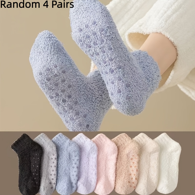 TEMU 4 Paires de Chaussettes Courtes d'Intérieur Aléatoires pour Femmes, Chaussettes de Sol Antidérapantes en Peluche à Semelle Collante, Chaussettes