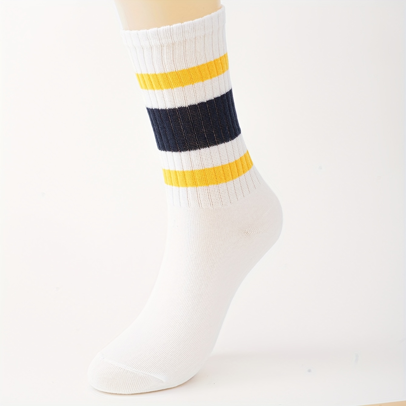 TEMU Paire de Chaussettes Confortables et Respirantes pour l'Été, Chaussettes de Sport à Rayures Colorées, Idéales pour les Activités Extérieures,