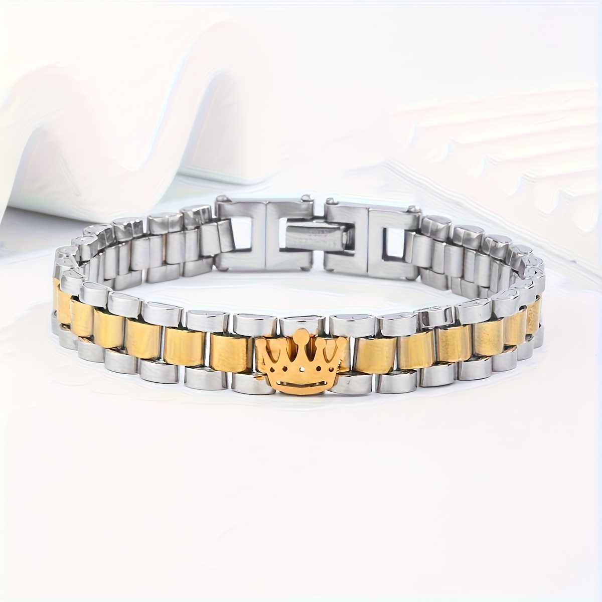 a stylish and minimalist 304 stainless steel   bracelet suitable for men women and couples offering   with   quality and a convenient       elegant and classic Product details 2