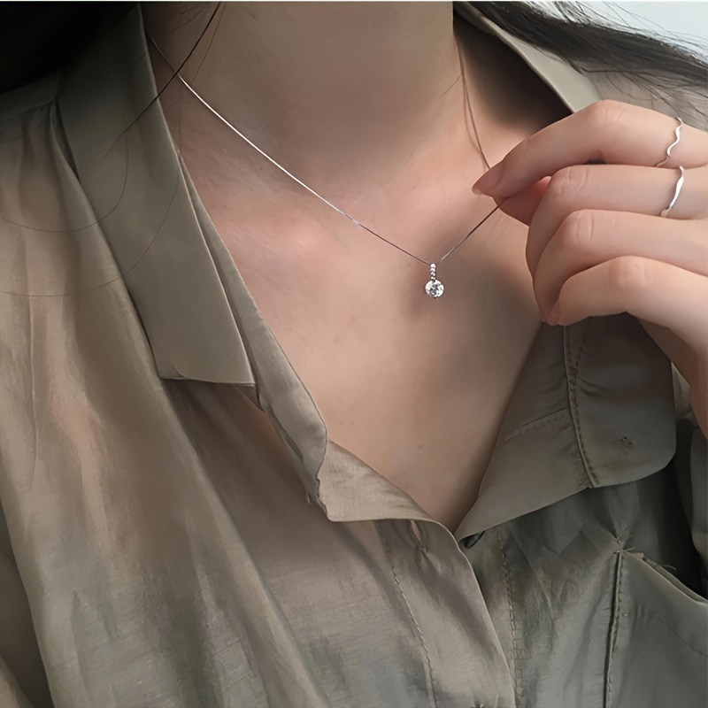 

Fashionable Lady's Sparkling Necklace, Banquet Dress Light Luxury Drop Necklace For Women, Ins Style Clavicle , And Fresh Pendant Accessory.