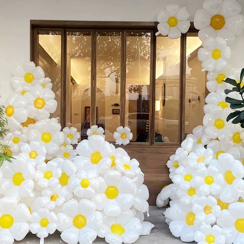 poza articolului baloane folie în formă de , baloane albe cu flori de , decorațiuni de petrecere pentru aniversare, nuntă, petrecere de burlăcițe, articole de decor