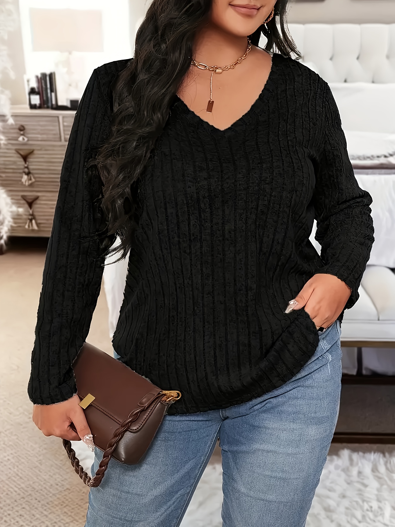 Long Sleeve V Neck Round Hem Top