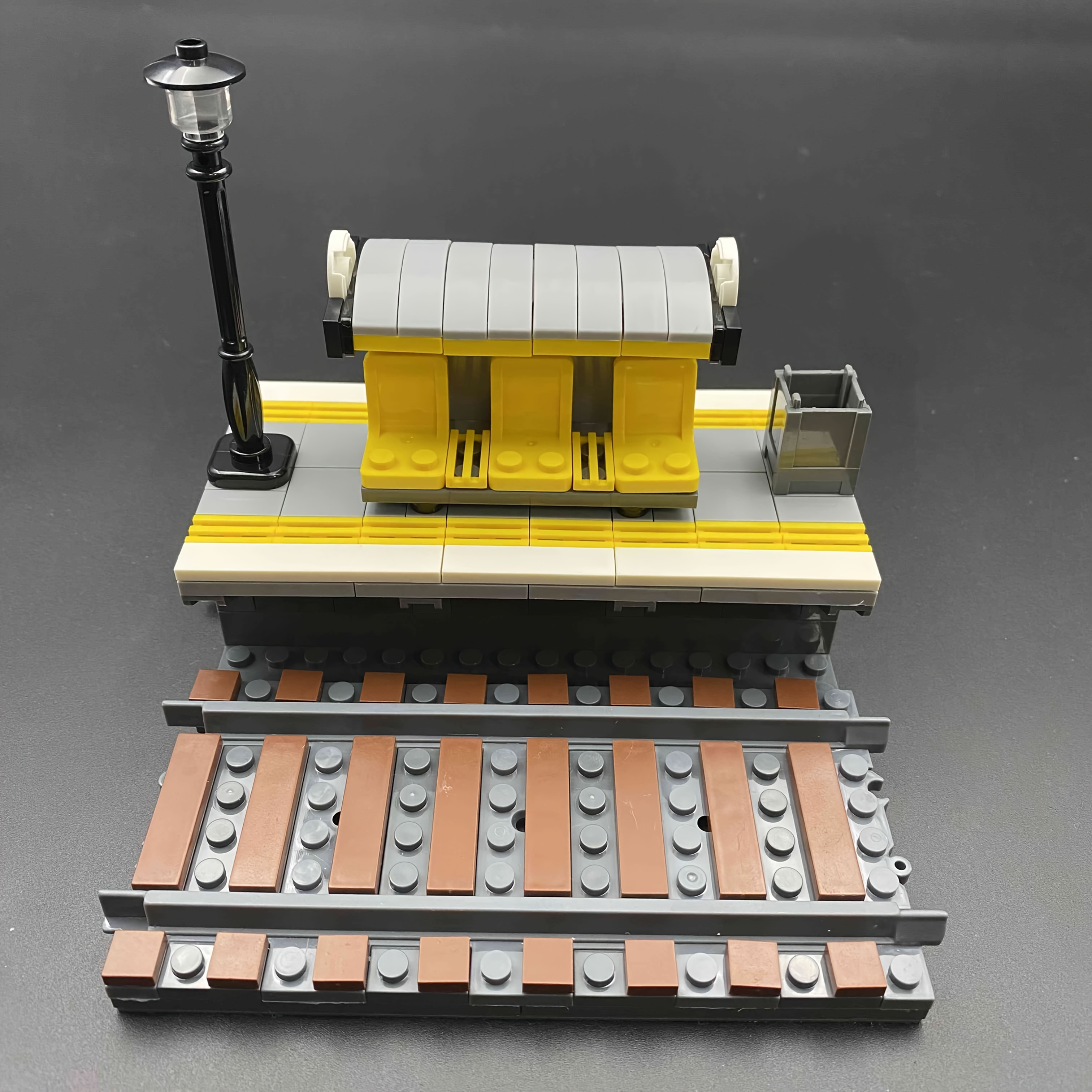 166pcs Train Station MOC Building Blocks Set