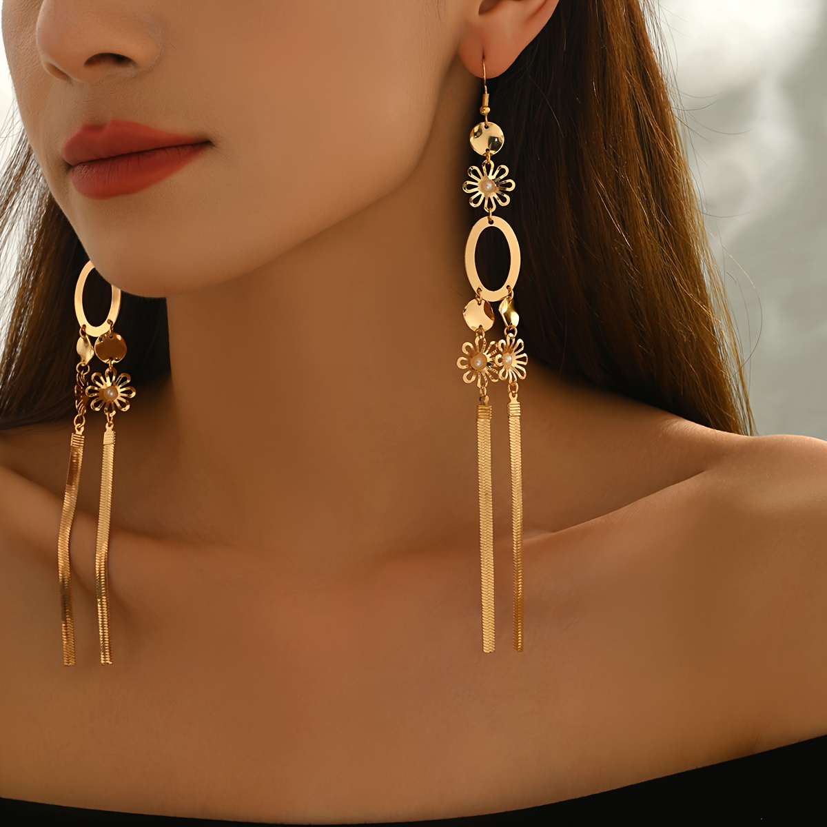 E-shop 1 Paar elegante anmutige Damen-Ohrringe im modischen einzigartigen Vintage-Bohemian-Stil mit metallischen geometrischen Formen. Das Design