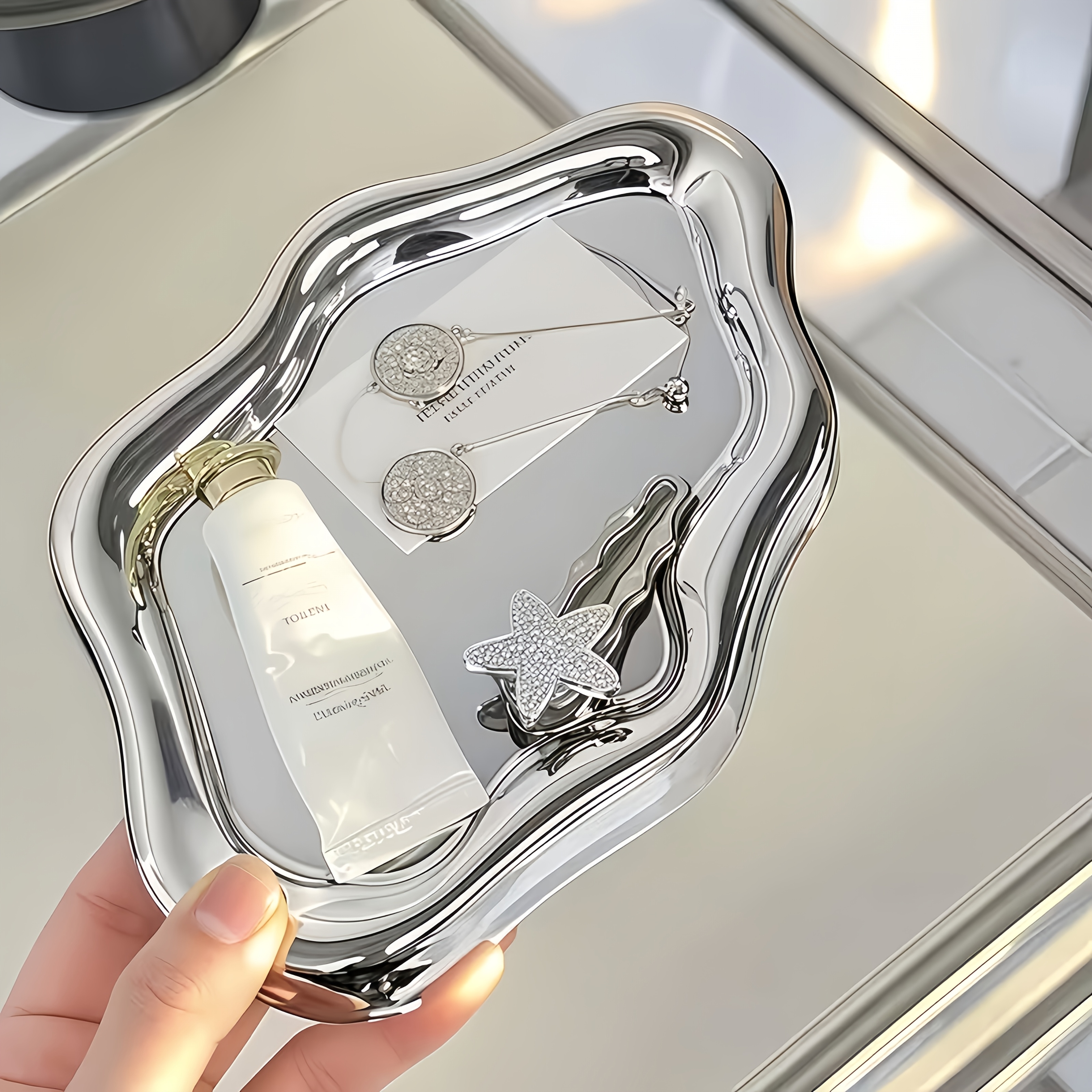 Image of Cloud-shaped Desktop Storage Jewelry Tray, In Multiple Colors. Suitable For Such As Storing Keys, Earrings, Necklaces, Soap, Jewelry, Or As An Aromatherapy Tray. Can Be Used In Offices, Living Rooms