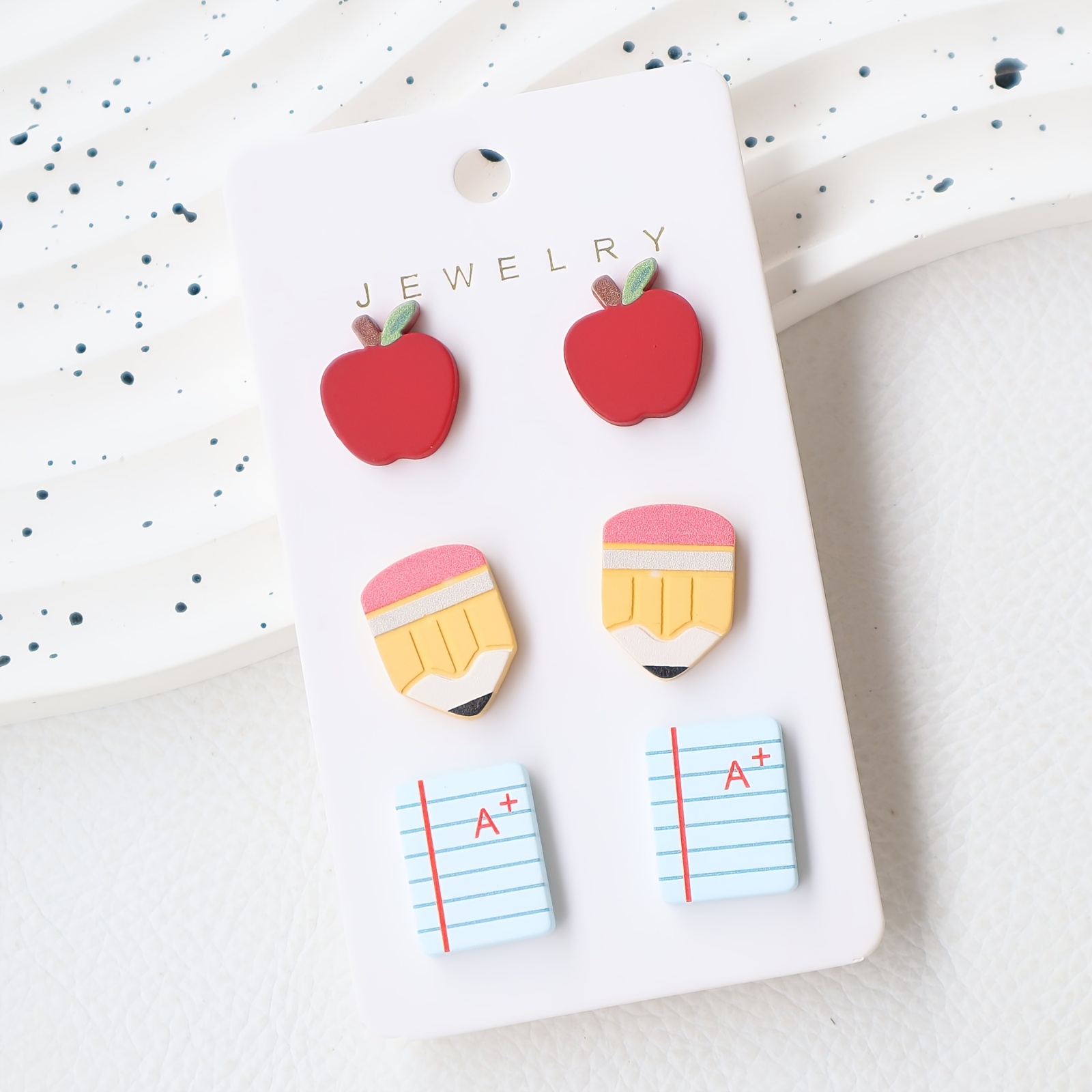 TEMU 3 Paires Fête des Professeurs/Rentrée Scolaire/ de Remise de Diplômes Acrylique Molle Boucles d'Oreilles à Clous Laquées, Pomme, Crayon, Cahier