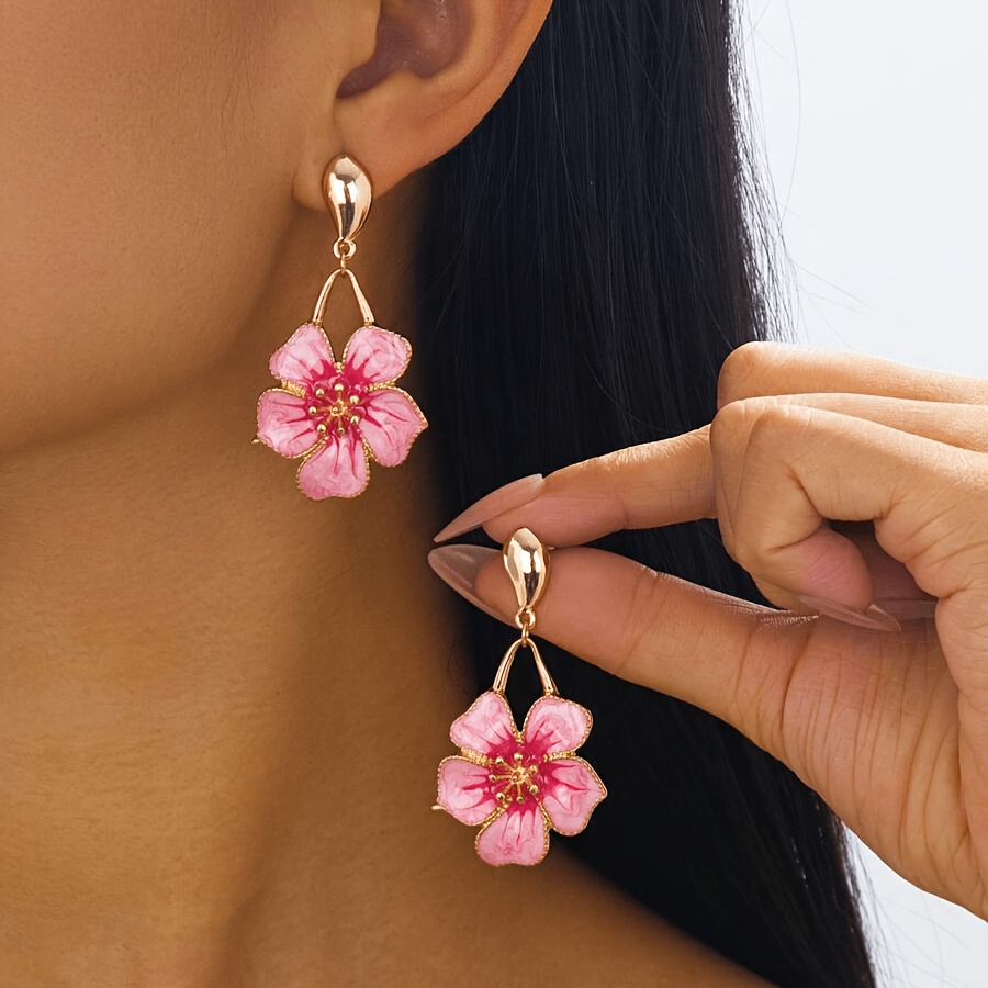 TEMU Une paire de boucles d'oreilles pendantes élégantes avec pendentif fleur à pétales de goutte d'huile rose, adaptées pour un port et cadeaux ou