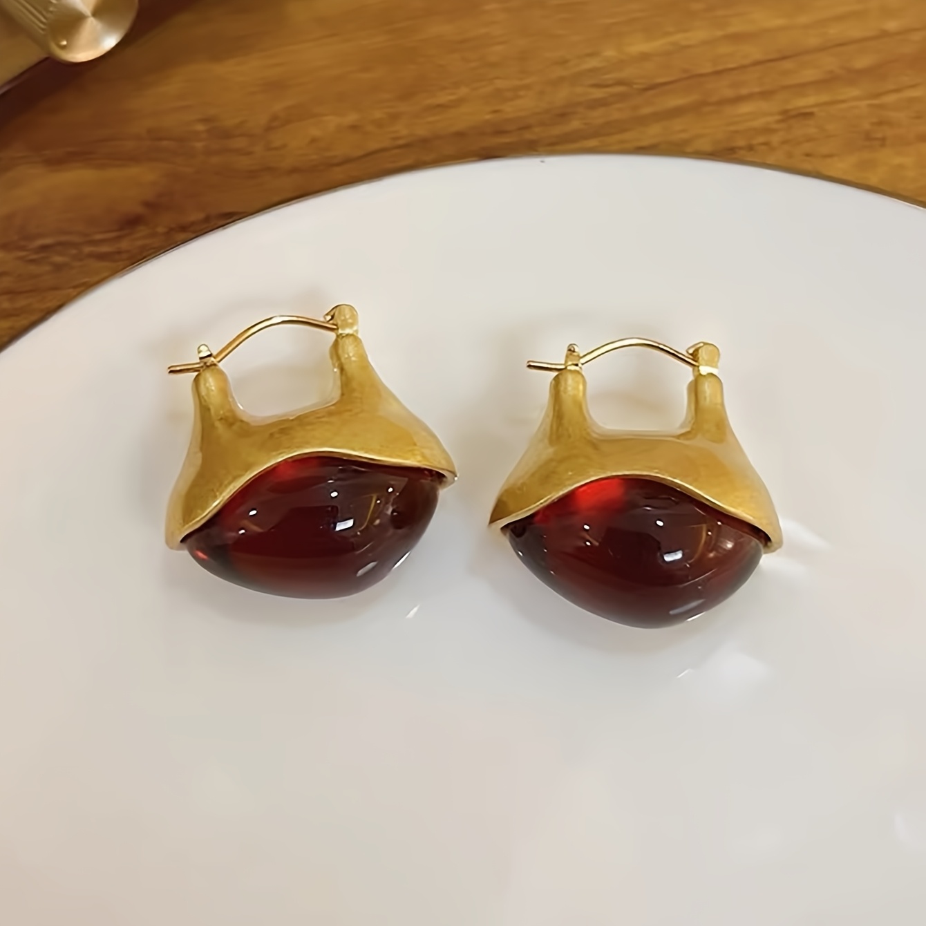TEMU A Pair Of Elegant, Light-luxury Vintage-style Unique Geometric Dark Brown Resin Design Ear Hoops With A Versatile, , And Niche Matte Texture,