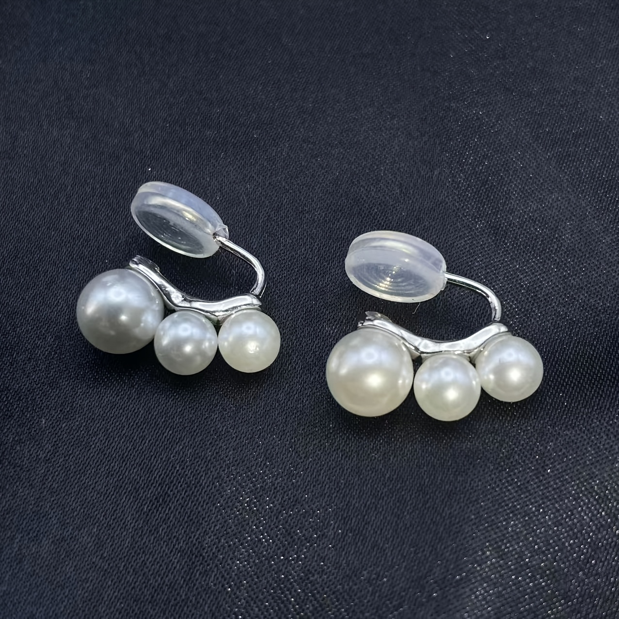 Sexy And Elegant Three-bead Cluster Ear Cuff Earrings, Perfect For Bar Dates And Decorative Wear. Clip-on Design Requires No Piercing
