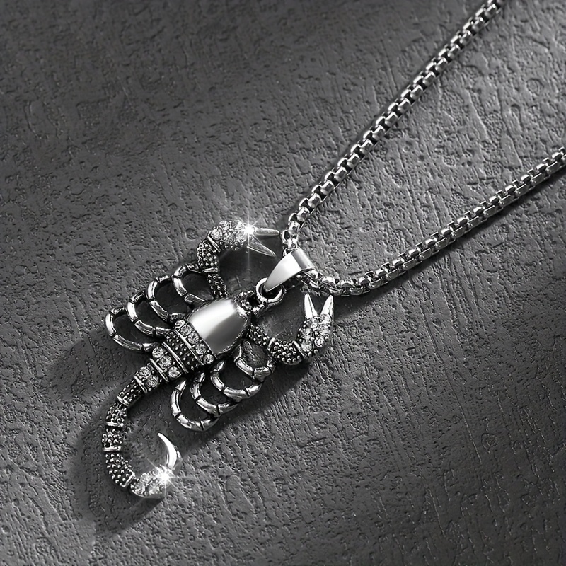 TEMU Un collier à pendentif scorpion hip-hop rétro stylé, parfait pour hommes tendance qui le portent tous