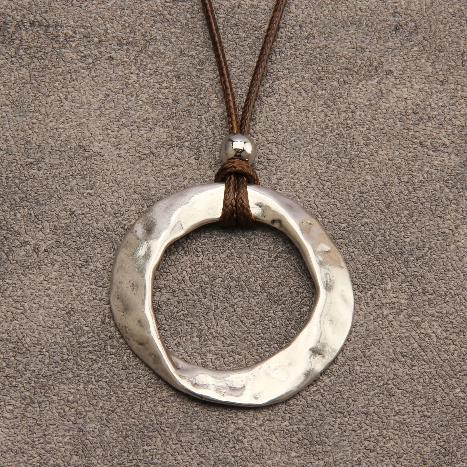 TEMU 1pc Collier Long à Pendentif Rond en Corde Torsadée Tendance, Bijou Facile à , Chaîne de Cou Unisexe pour Couple, Mode Orientale Directionnelle,