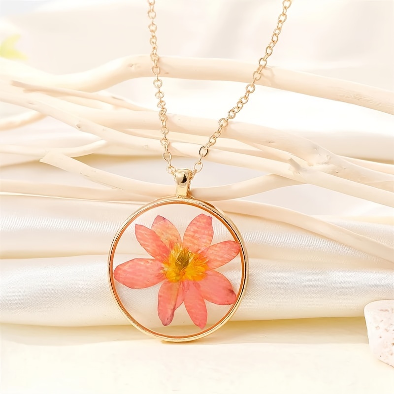 

Colorful Ladies Vintage Creative Round Resin Dried Flower Necklace Simple Colorful Immortal Flower Pendant Clavicle Chain Perfect For Gift