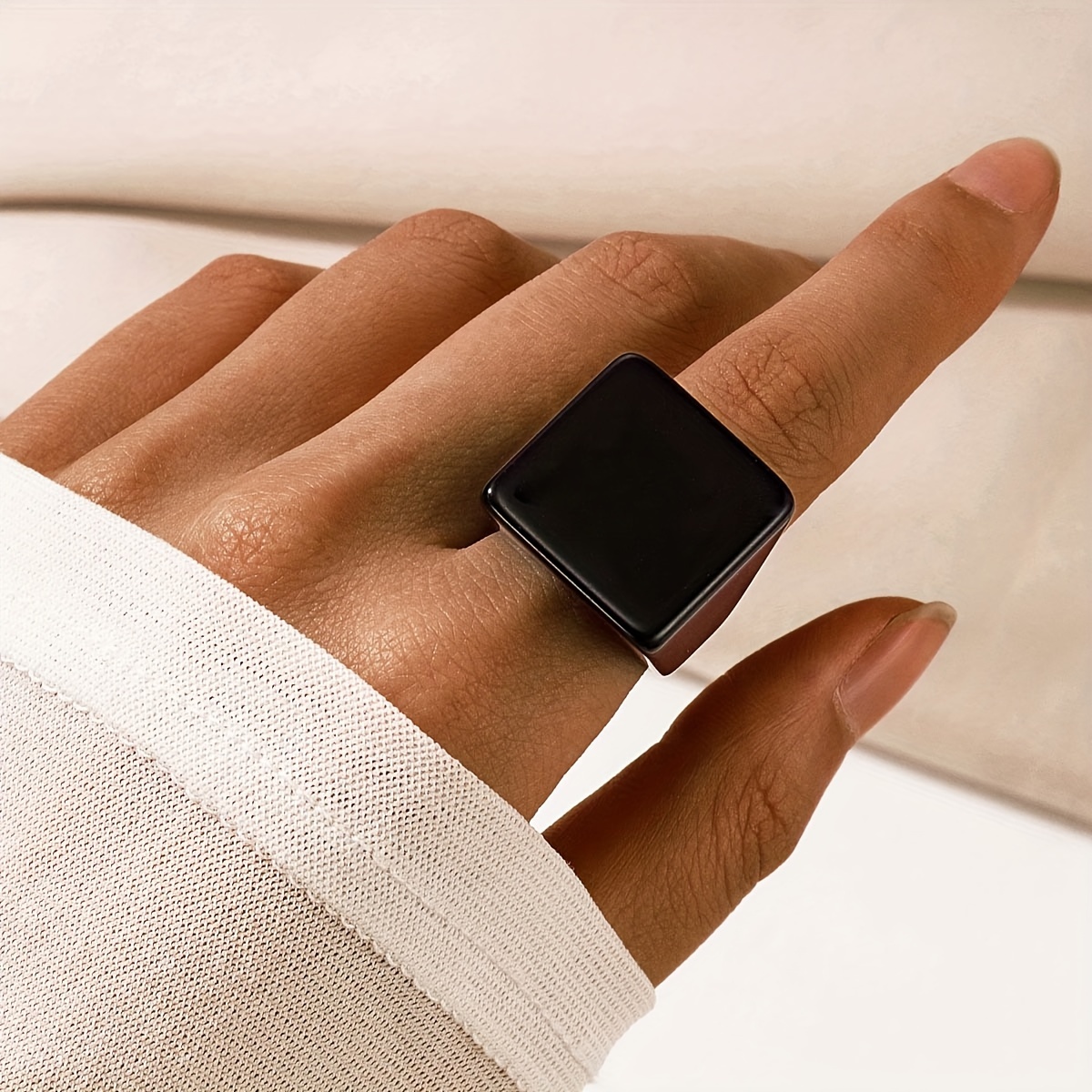 TEMU 1pc Dark Minimalist Style Resin Geometric Square Single Piece Ring, Square Women's Ring Banquet Gift