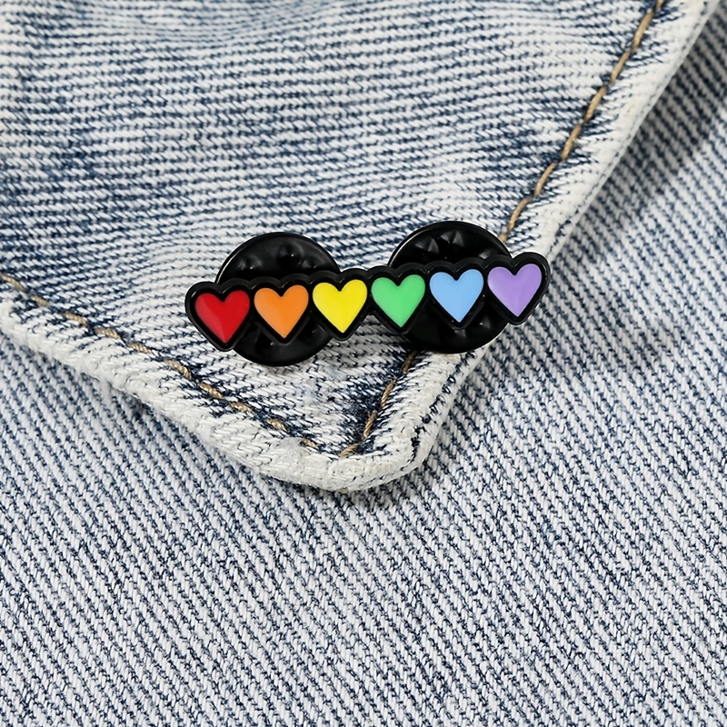 

1pc Creative Valentine's Day Rainbow Heart Enamel Pin - Casual Alloy Brooch, Love Accessory For Denim & Clothing, Ideal Gift