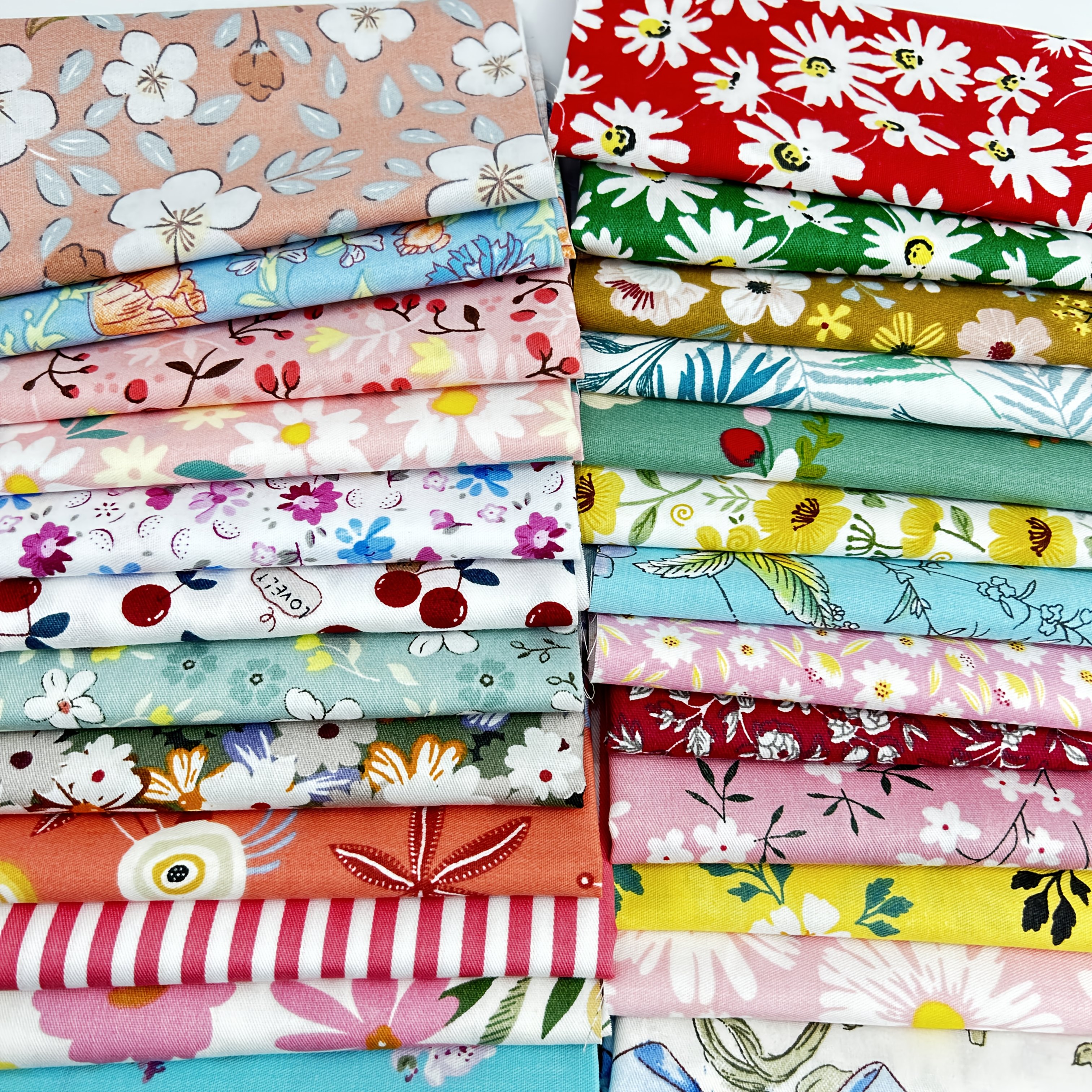 TEMU 50pcs 10in Quilting Fabric Squares 100% Cotton Precut Quilt Sewing Floral Fabrics For Craft Diy (10*10 Inches, 50pcs) Random Color