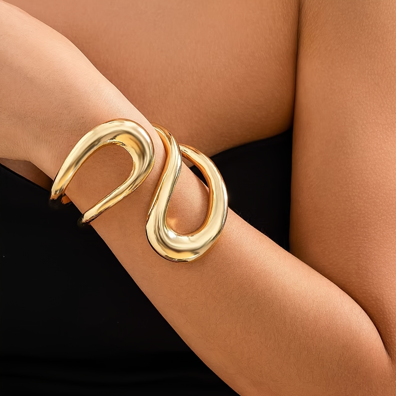 TEMU A Fashionable New Line-pattern Bracelet, A Unique Bangle, An Exaggerated Large Bracelet, Suitable For Daily Wear