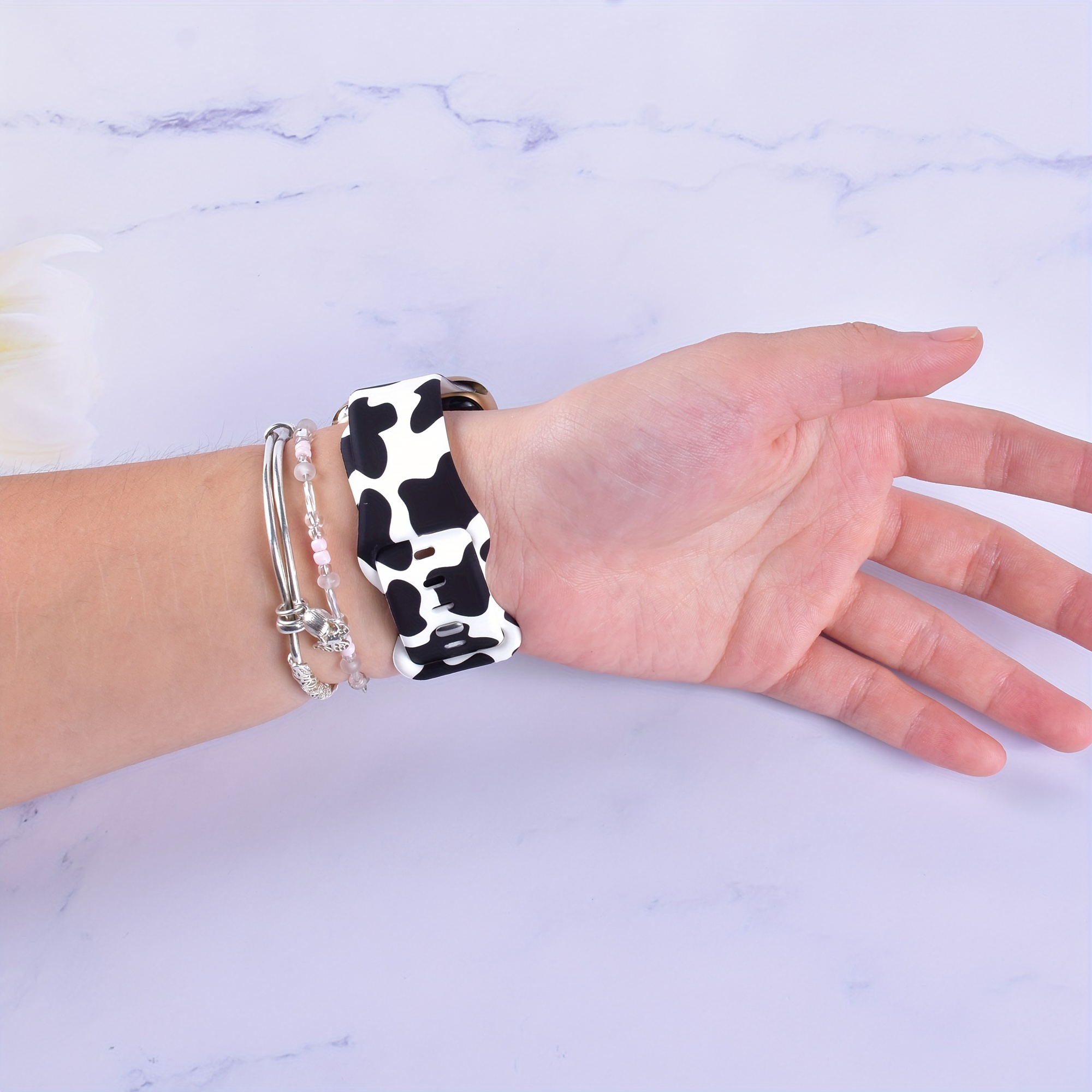 

Adjustable Cow Print Silicone Watch Strap For Apple Watch Ultra/se/8/7/6/5/4/3/2/1, 38/40/41/42/44/45/49mm - Comfortable, , Ideal For Halloween & Christmas Gifts, Apple Watch Accessories
