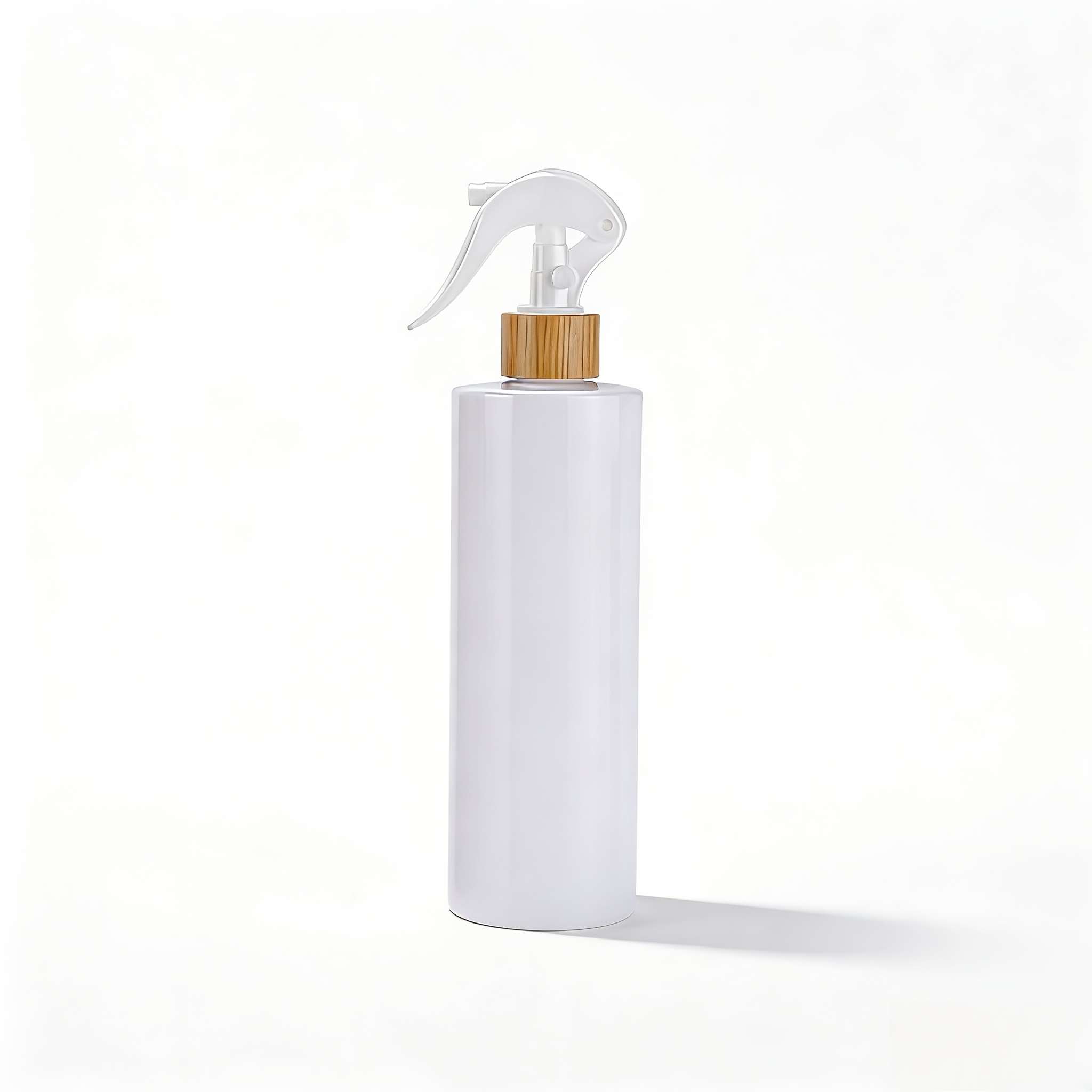 A 500ml/17oz Brown Empty Spray Bottle With A Clip Pump, Suitable For Cleaning Agents. It Features A Plastic And A Bamboo Hand Button Type Spray Head, Ideal For , Cleaning, Salons, And Plants