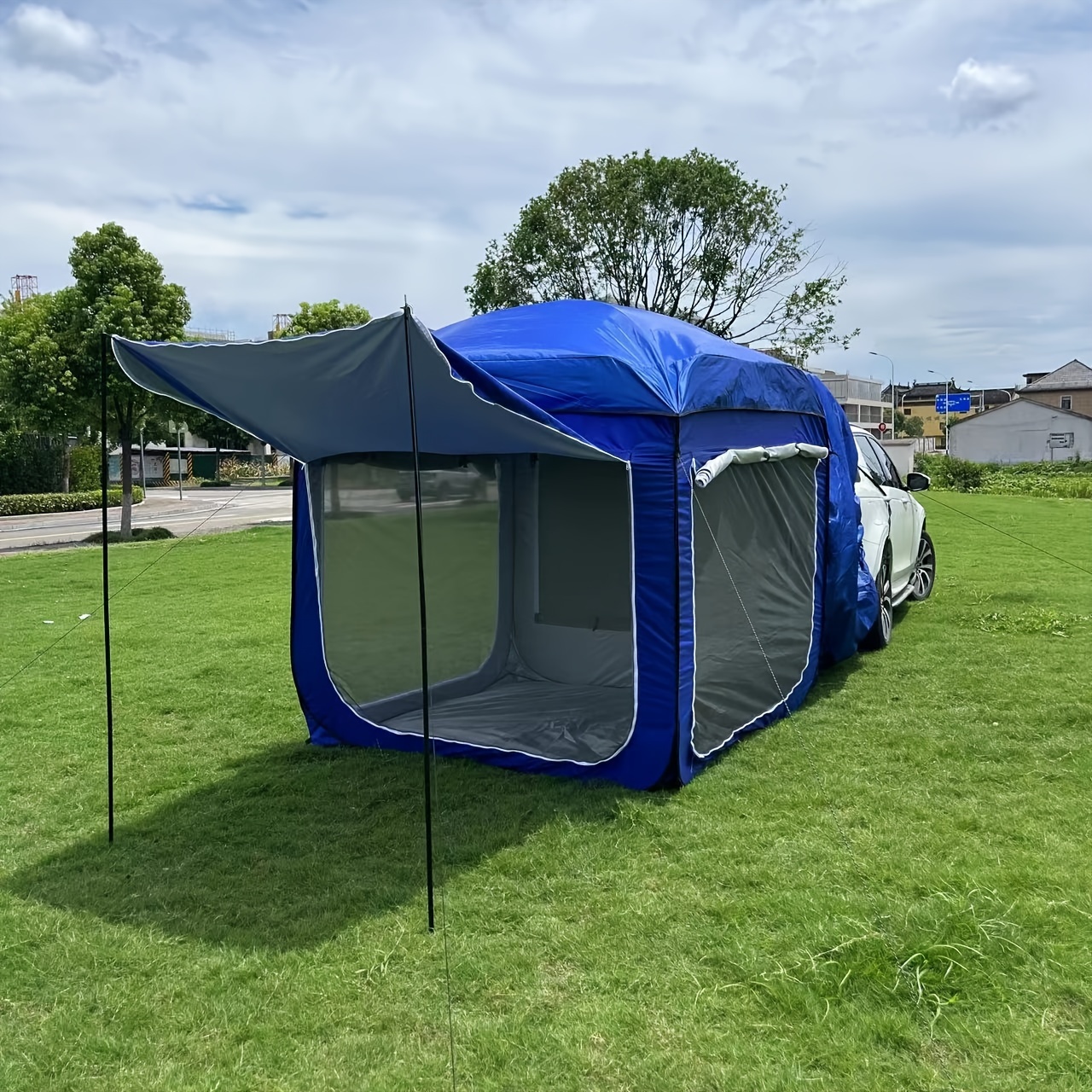 Car clearance trunk tent