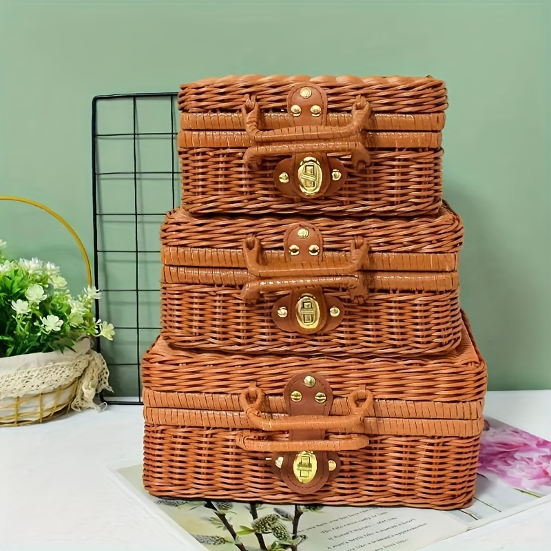 

Vintage Wicker Basket Gift Box: Perfect For Wedding, Birthday, Or Any Special Occasion - Brown, Plastic, Tree Theme